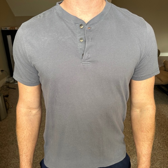 Fresh Clean Tees Medium Grey Henley Men's Short Sleeve Soft Shirt - Picture 5 of 9